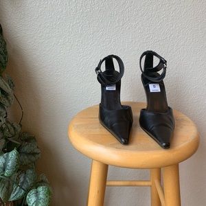 Bakers Black Pointed Toe Heels